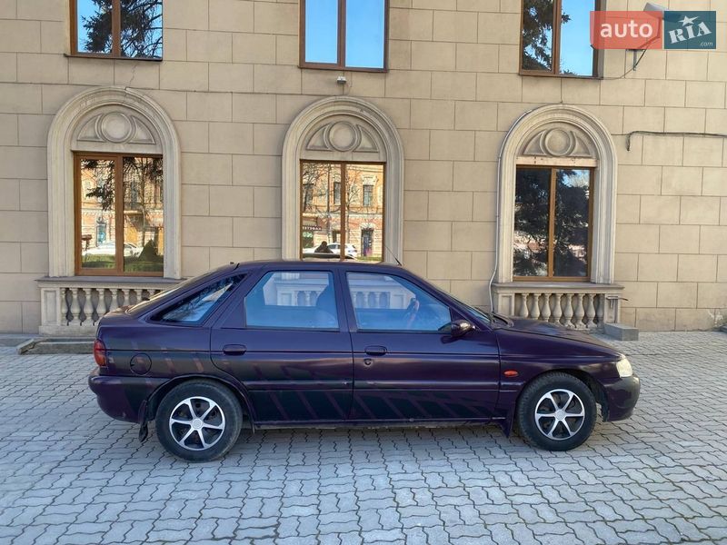 Хэтчбек Ford Escort 1995 в Запорожье