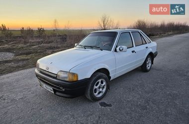 Хетчбек Ford Escort 1988 в Буську