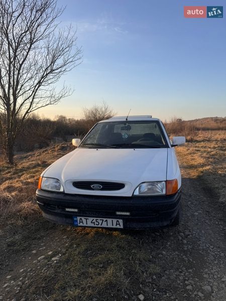 Седан Ford Escort 1993 в Ивано-Франковске
