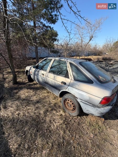Хэтчбек Ford Escort 1997 в Киеве
