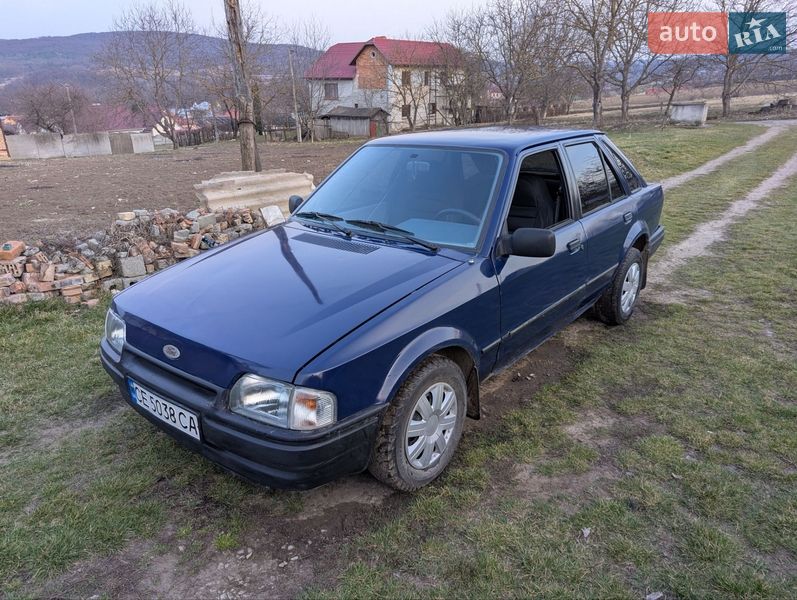 Хэтчбек Ford Escort 1988 в Великом Кучурове