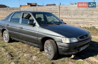 Хэтчбек Ford Escort 1992 в Буче