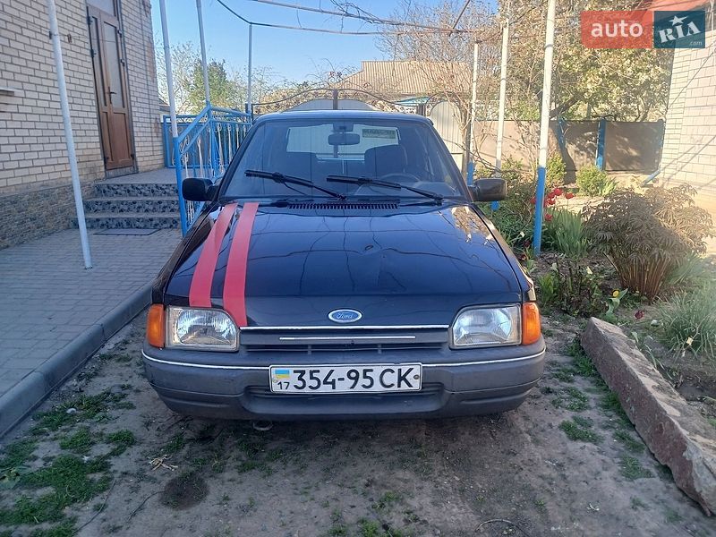 Хетчбек Ford Escort 1989 в Бершаді