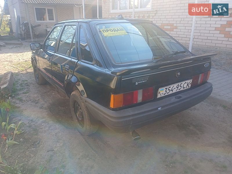 Хетчбек Ford Escort 1989 в Бершаді