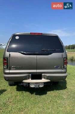 Внедорожник / Кроссовер Ford Excursion 2004 в 