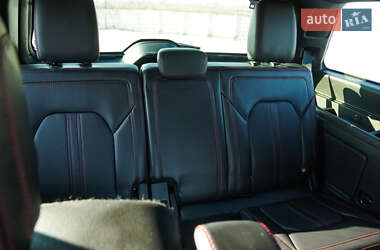 Внедорожник / Кроссовер Ford Expedition 2019 в 