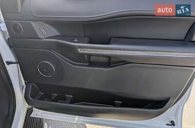 Позашляховик / Кросовер Ford Expedition 2019 в 