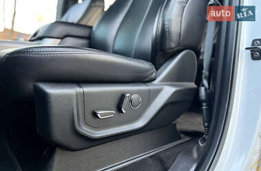 Позашляховик / Кросовер Ford Expedition 2019 в 