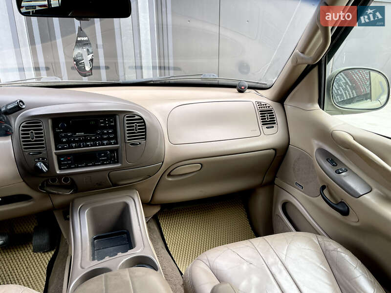 Внедорожник / Кроссовер Ford Expedition 1999 в Киеве