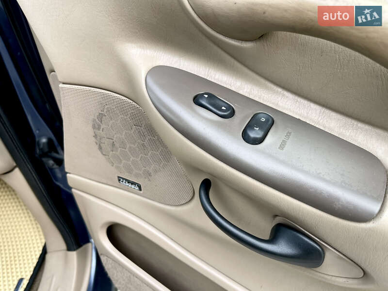 Внедорожник / Кроссовер Ford Expedition 1999 в Киеве