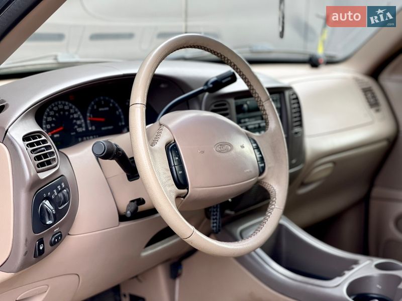 Внедорожник / Кроссовер Ford Expedition 1999 в Киеве