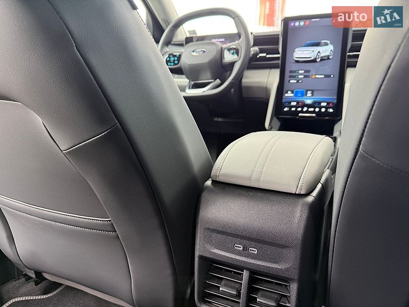 Внедорожник / Кроссовер Ford Explorer EV 2025 в Хмельницком