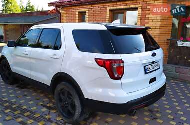 Позашляховик / Кросовер Ford Explorer 2016 в Рокитному