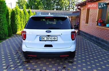 Позашляховик / Кросовер Ford Explorer 2016 в Рокитному