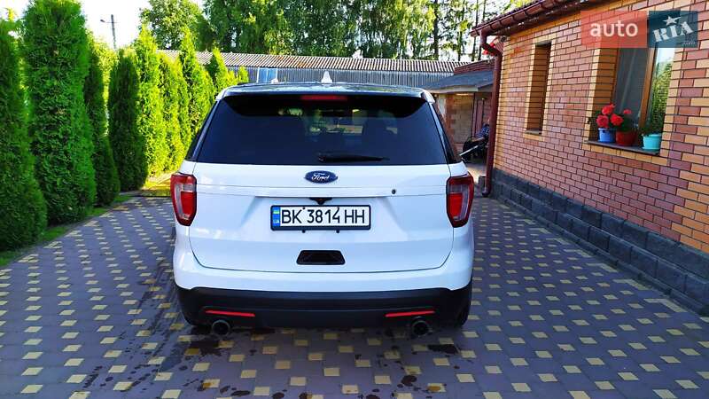 Позашляховик / Кросовер Ford Explorer 2016 в Рокитному