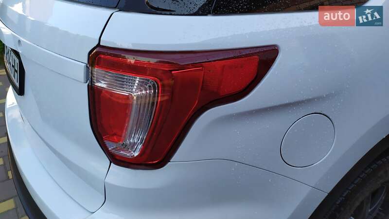 Позашляховик / Кросовер Ford Explorer 2016 в Рокитному