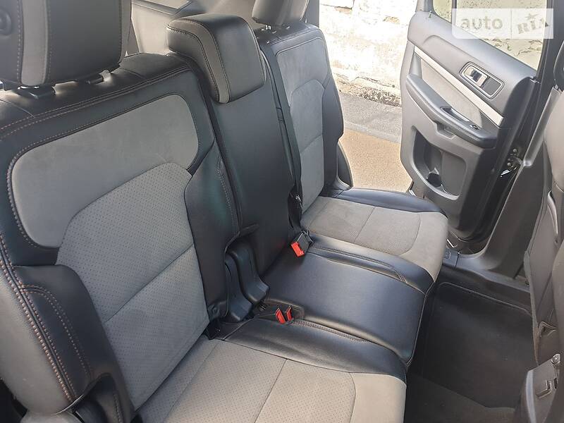 Позашляховик / Кросовер Ford Explorer 2016 в Києві