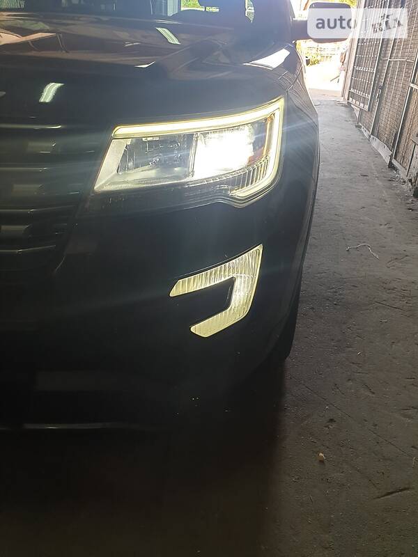Позашляховик / Кросовер Ford Explorer 2016 в Києві