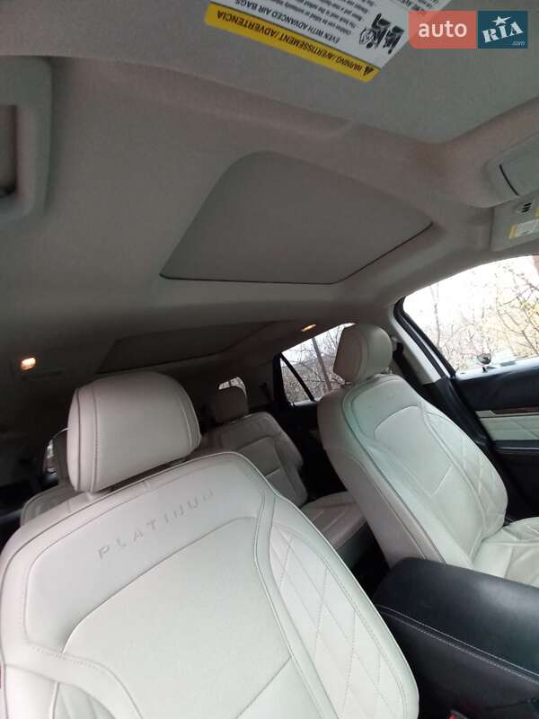 Позашляховик / Кросовер Ford Explorer 2016 в Первомайську