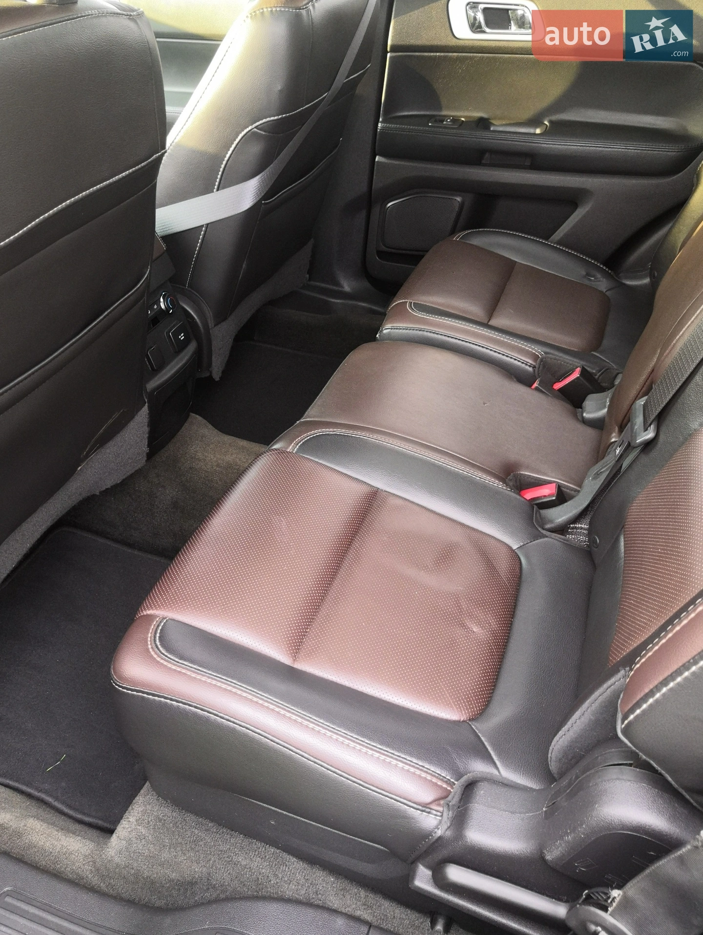 2014 Ford Explorer - мініатюра 20