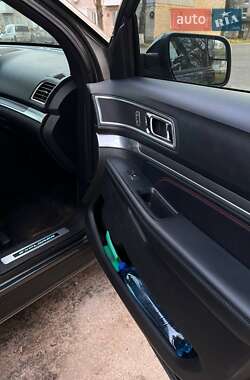 Позашляховик / Кросовер Ford Explorer 2015 в Харкові