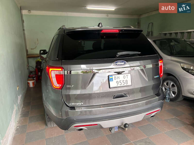 Внедорожник / Кроссовер Ford Explorer 2016 в Днепре