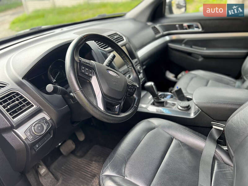 Внедорожник / Кроссовер Ford Explorer 2016 в Днепре