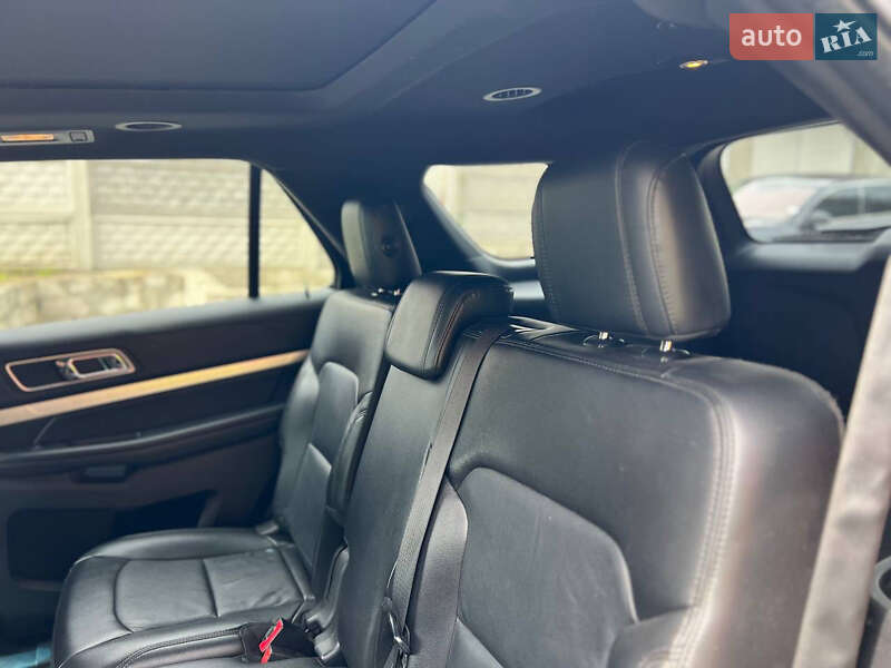 Внедорожник / Кроссовер Ford Explorer 2016 в Днепре