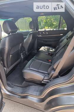 Внедорожник / Кроссовер Ford Explorer 2015 в 
