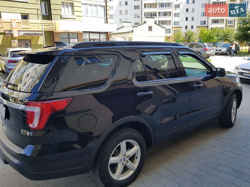 Позашляховик / Кросовер Ford Explorer 2018 в Івано-Франківську