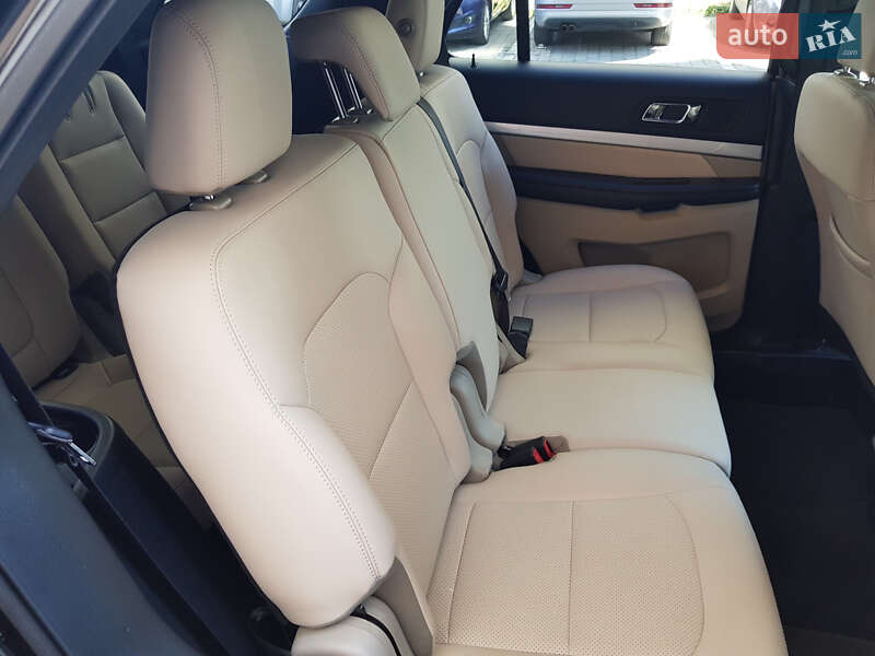 Позашляховик / Кросовер Ford Explorer 2018 в Івано-Франківську