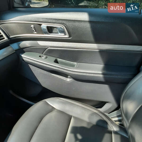 Внедорожник / Кроссовер Ford Explorer 2018 в Никополе