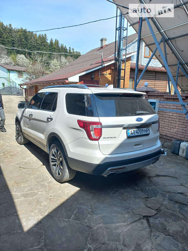 Позашляховик / Кросовер Ford Explorer 2016 в Івано-Франківську