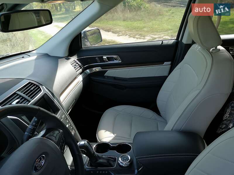 Позашляховик / Кросовер Ford Explorer 2018 в Кам'янському