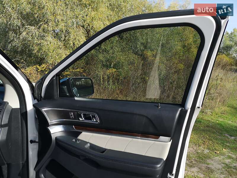 Позашляховик / Кросовер Ford Explorer 2018 в Кам'янському