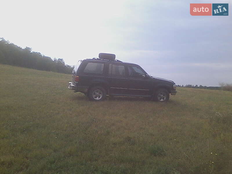 Позашляховик / Кросовер Ford Explorer 1996 в Черкасах фото 3 Позашляховик / Кросовер Ford Explorer 1996 в Черкасах