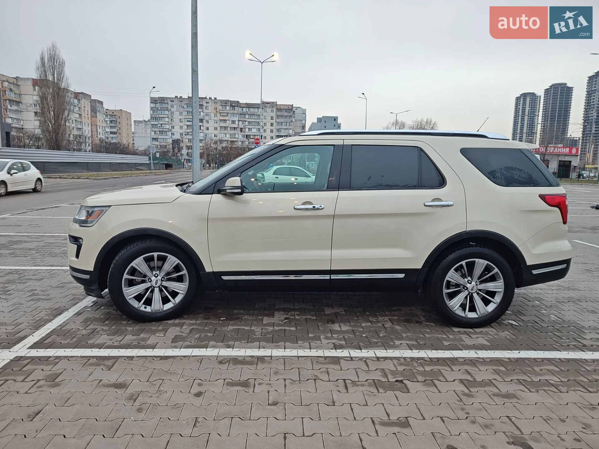 2018 Ford Explorer - мініатюра 4