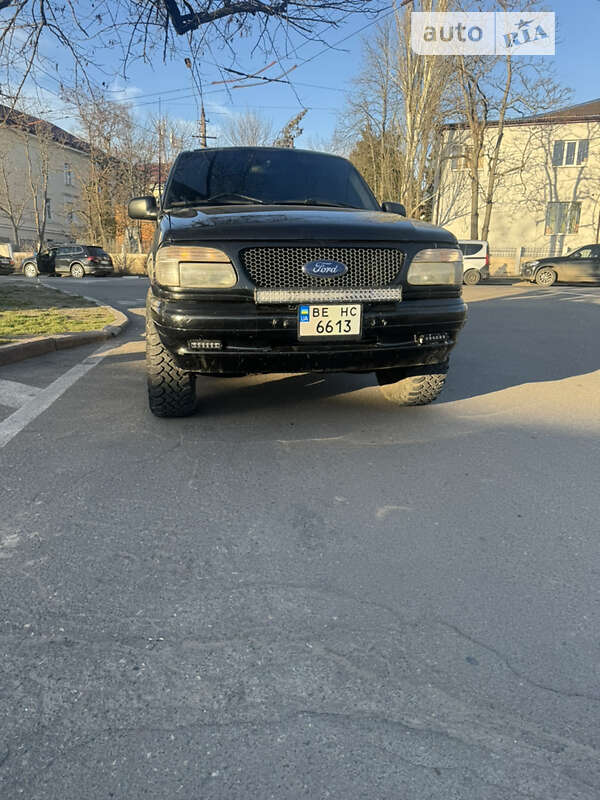 Позашляховик / Кросовер Ford Explorer 1996 в Миколаєві