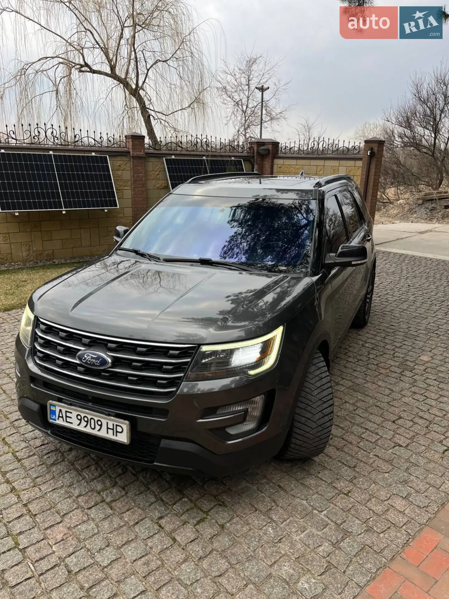 2016 Ford Explorer - мініатюра 2