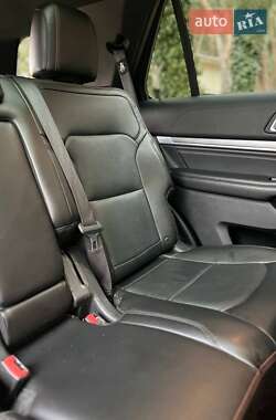 Внедорожник / Кроссовер Ford Explorer 2016 в Павлограде