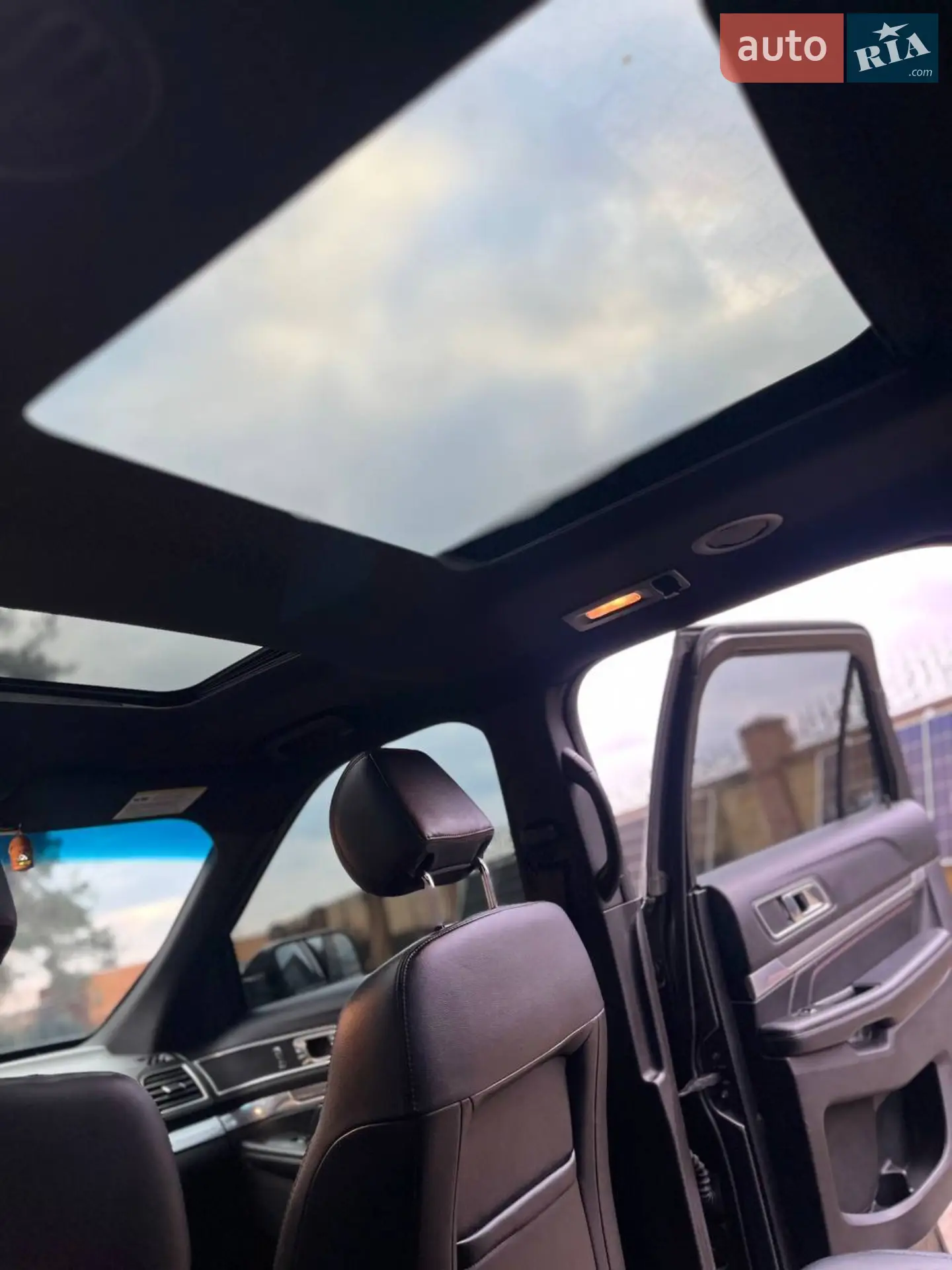 2016 Ford Explorer - мініатюра 29