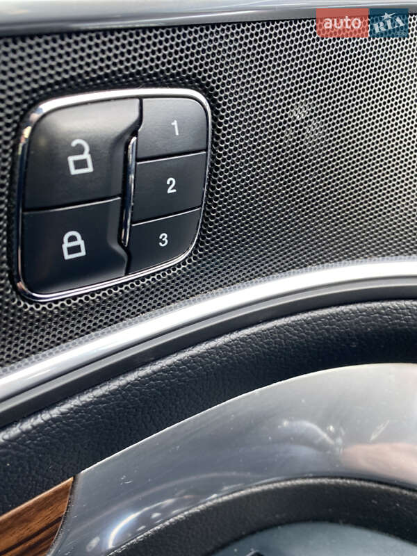 Внедорожник / Кроссовер Ford Explorer 2015 в Ивано-Франковске