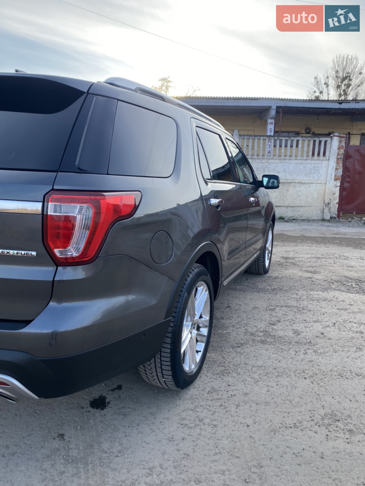 2015 Ford Explorer - мініатюра 17