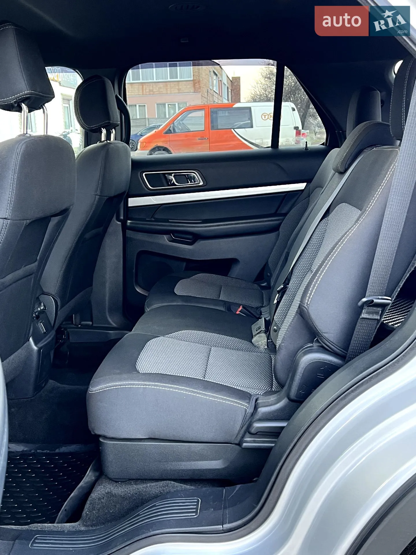 2017 Ford Explorer - мініатюра 21