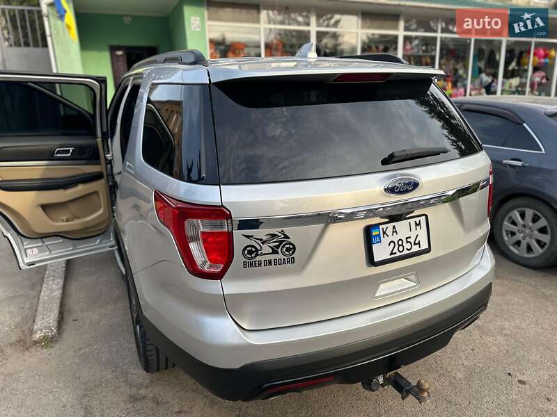Позашляховик / Кросовер Ford Explorer 2017 в Первомайську