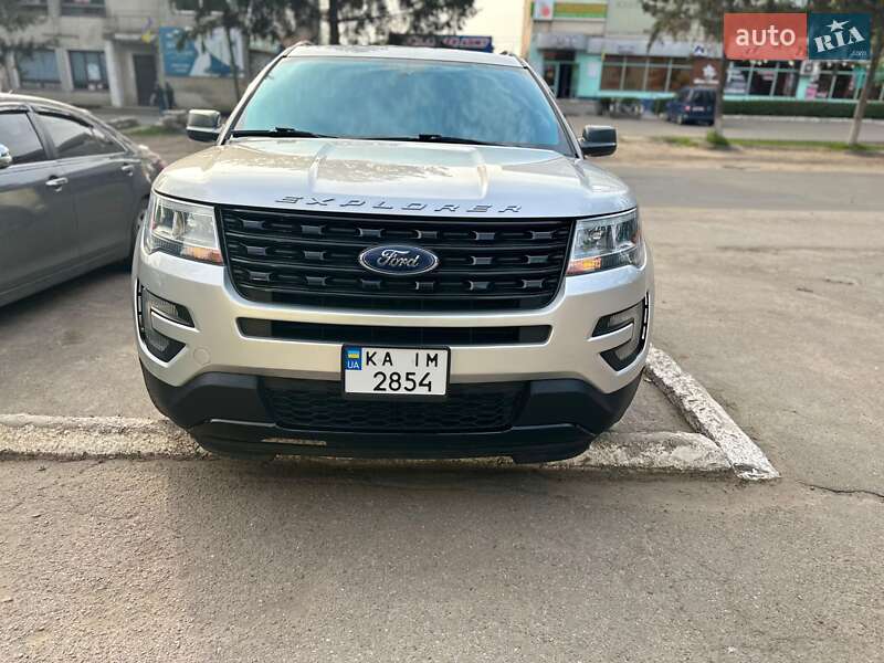 Позашляховик / Кросовер Ford Explorer 2017 в Первомайську