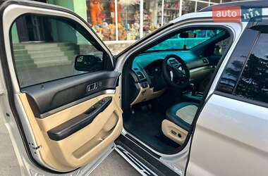 Позашляховик / Кросовер Ford Explorer 2017 в Первомайську