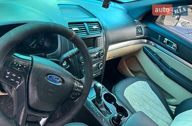 Позашляховик / Кросовер Ford Explorer 2017 в Первомайську