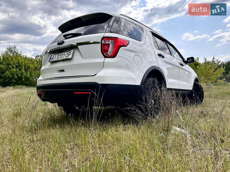 Внедорожник / Кроссовер Ford Explorer 2016 в Броварах