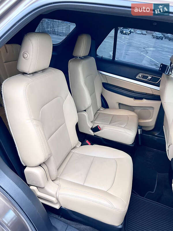 Позашляховик / Кросовер Ford Explorer 2015 в Києві